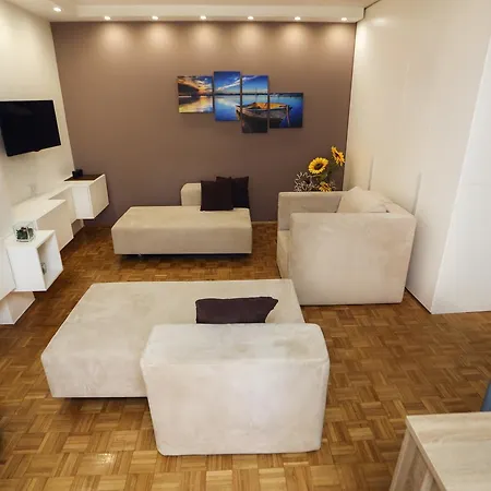 Modern With Free Parking Apartment Novi Sad